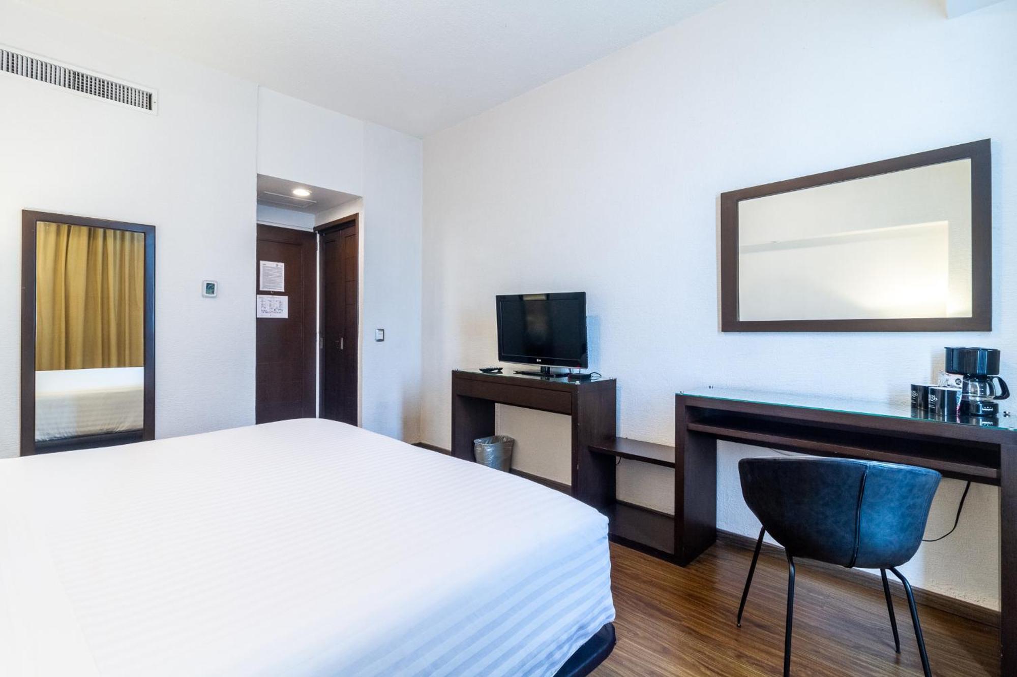 Hotel Meson Ejecutivo Guadalajara Minerva - Av Mexico Esterno foto